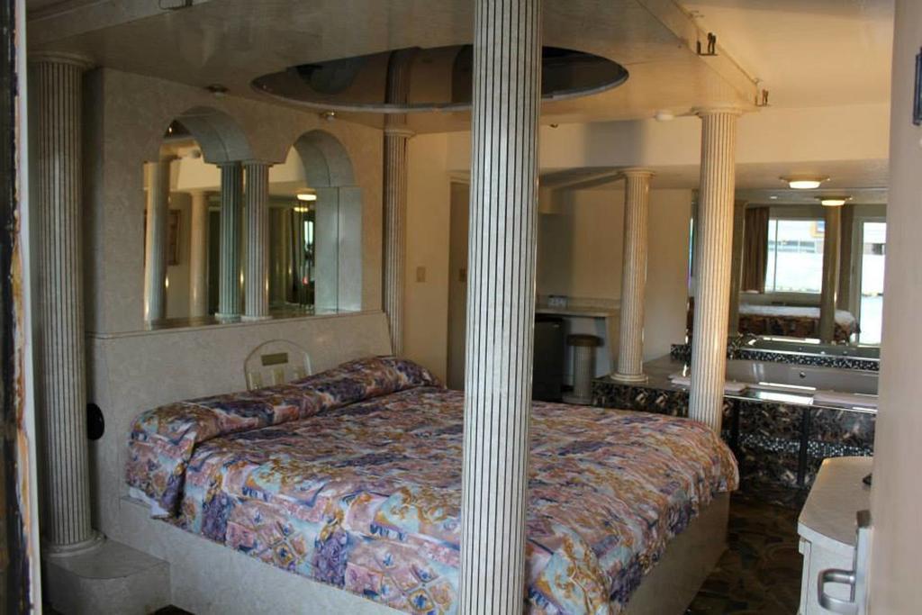 Presidential Inn And Suites 莱昂斯 外观 照片