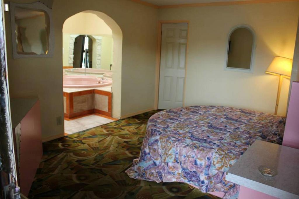 Presidential Inn And Suites 莱昂斯 外观 照片