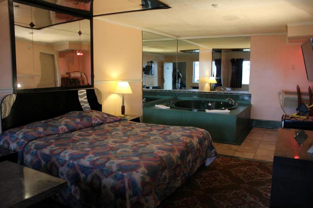 Presidential Inn And Suites 莱昂斯 外观 照片