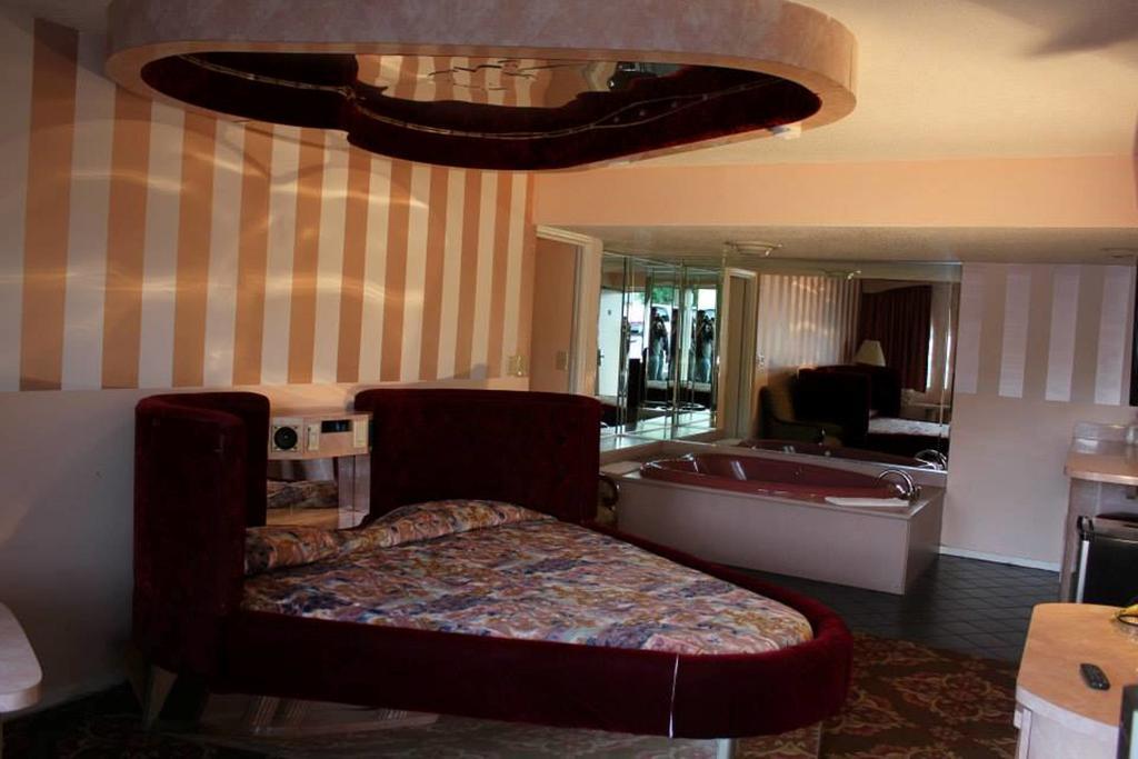 Presidential Inn And Suites 莱昂斯 外观 照片